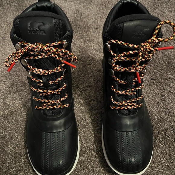 sorel boots - Picture 7 of 7